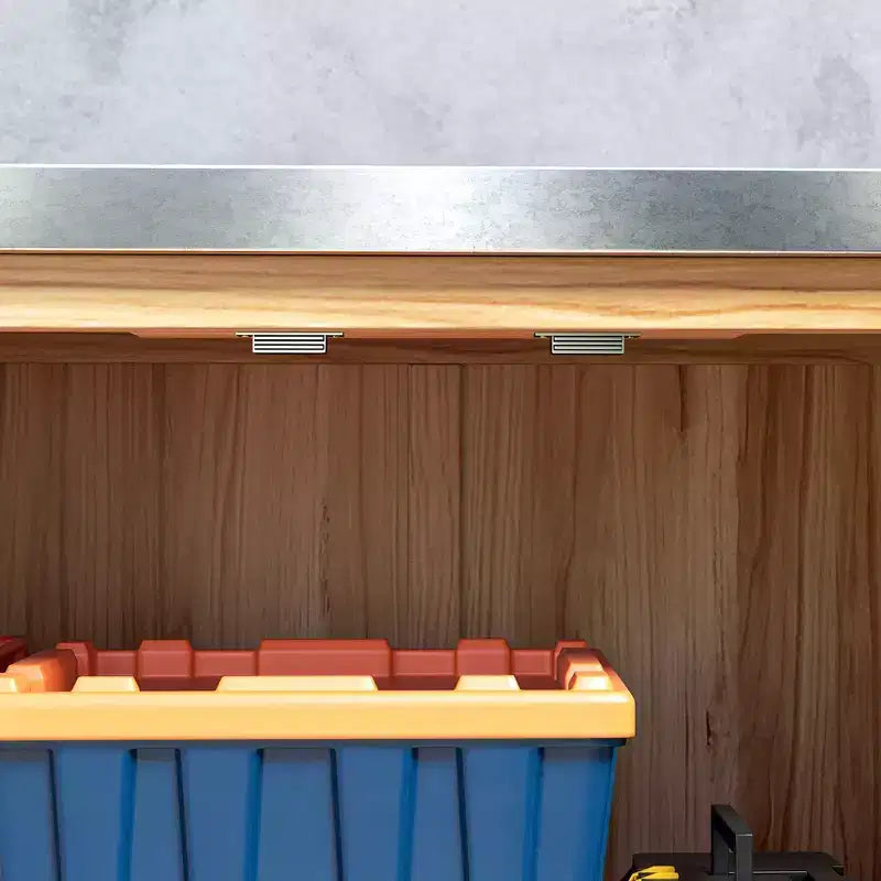 Armoire de rangement d'extérieur en bois et station de préparation avec plateau en métal et portes doubles