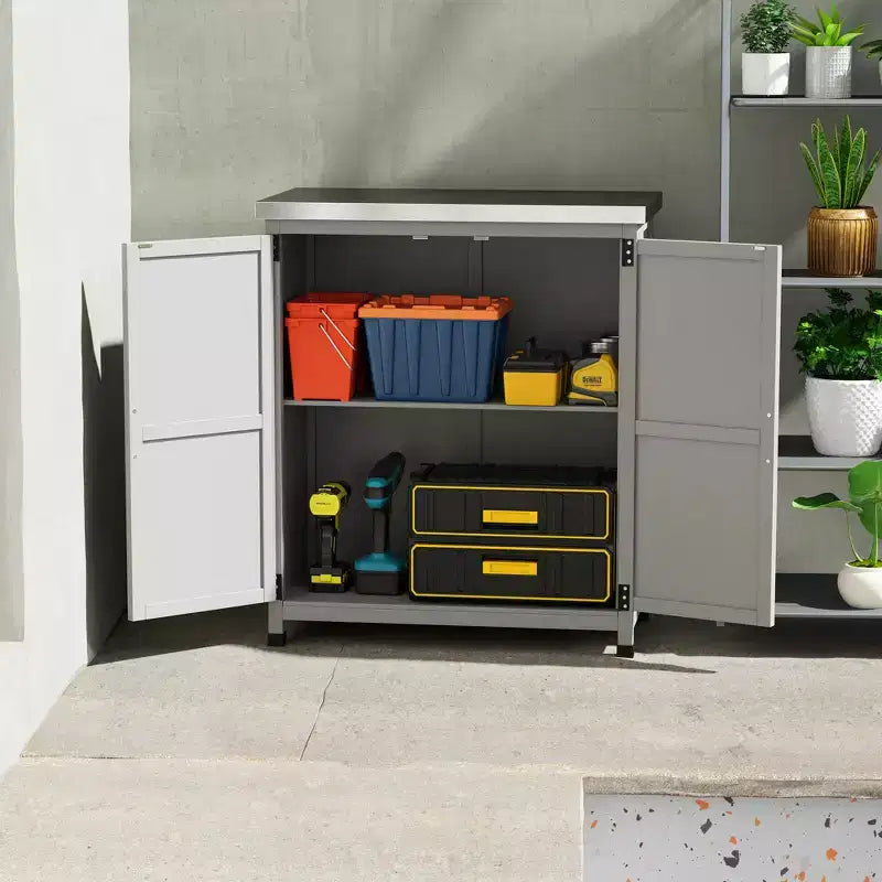 Armoire de rangement d'extérieur en bois et station de préparation avec plateau en métal et portes doubles