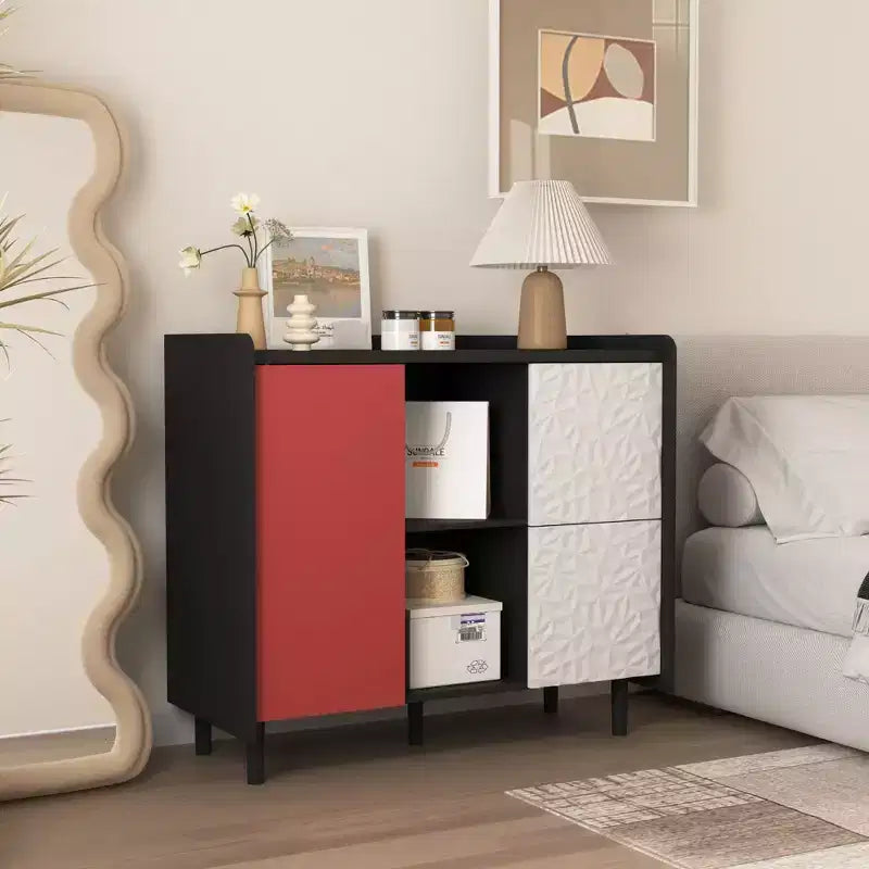 Bahut noir moderne avec portes rouges – 2 tiroirs et 2 compartiments ouverts