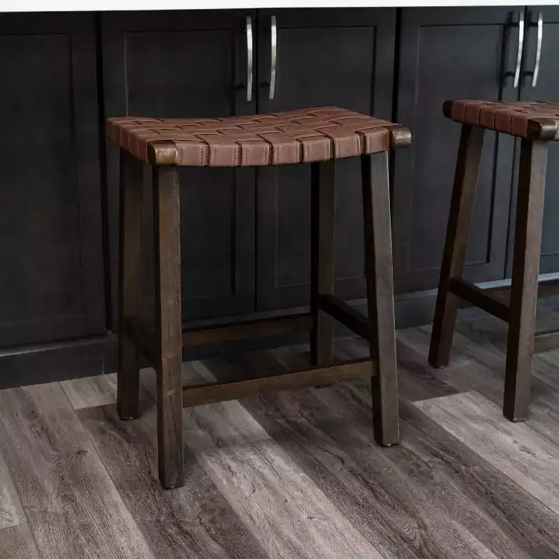 Tabouret de comptoir sans dossier avec assise en similicuir tressé à la main – Hauteur 63,5 cm