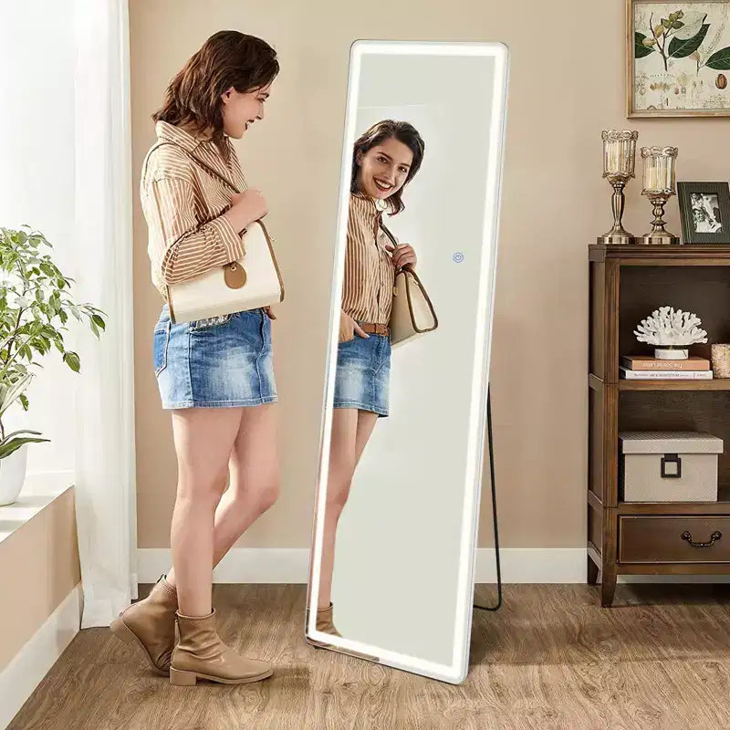 Miroir de courtoisie à LED réglable 64x21" avec luminosité variable – Blanc
