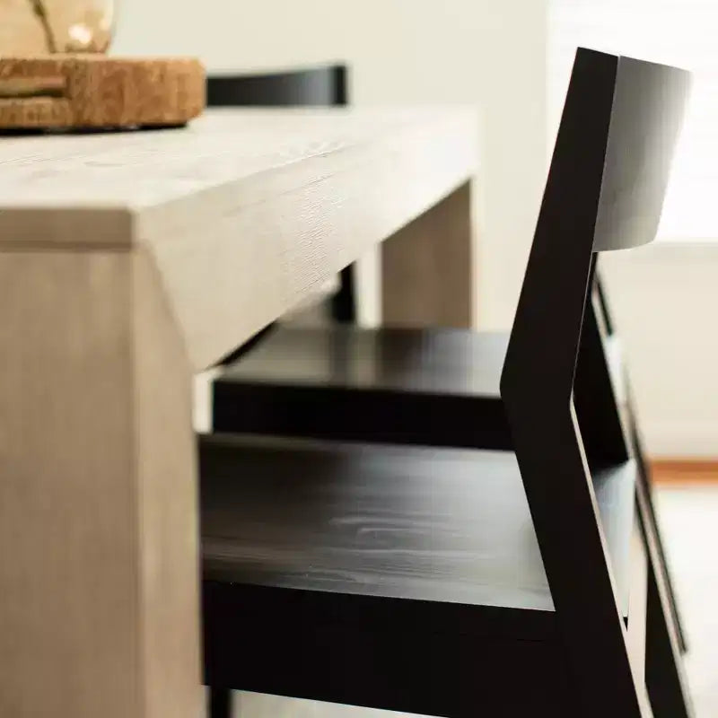 Ensemble de table à manger Plank+Beam 72 Modern en bois massif, brosse métallique noire, + 6 chaises