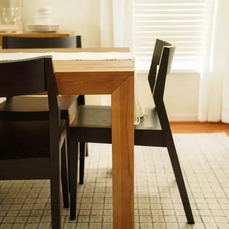 Ensemble de table à manger Plank+Beam 72 Modern en bois massif, brosse métallique noire, + 6 chaises